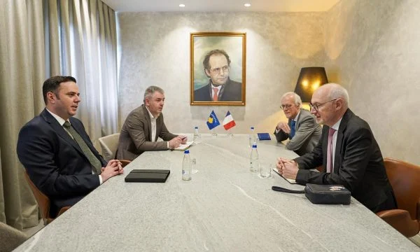 Abdixhiku ia tregon qëndrimet e LDK’së për tensionet në Veri Ambasadorit të Francës