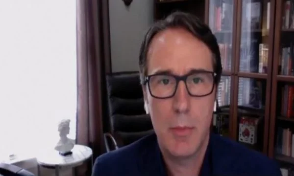 Shtuni: Qasja e Kurtit është sjellje sfiduese ndaj aleatëve