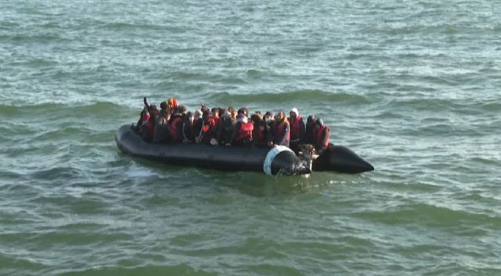 Raporti: Arsyet pse shqiptarët emigrojnë në Britani, shumica djem beqarë