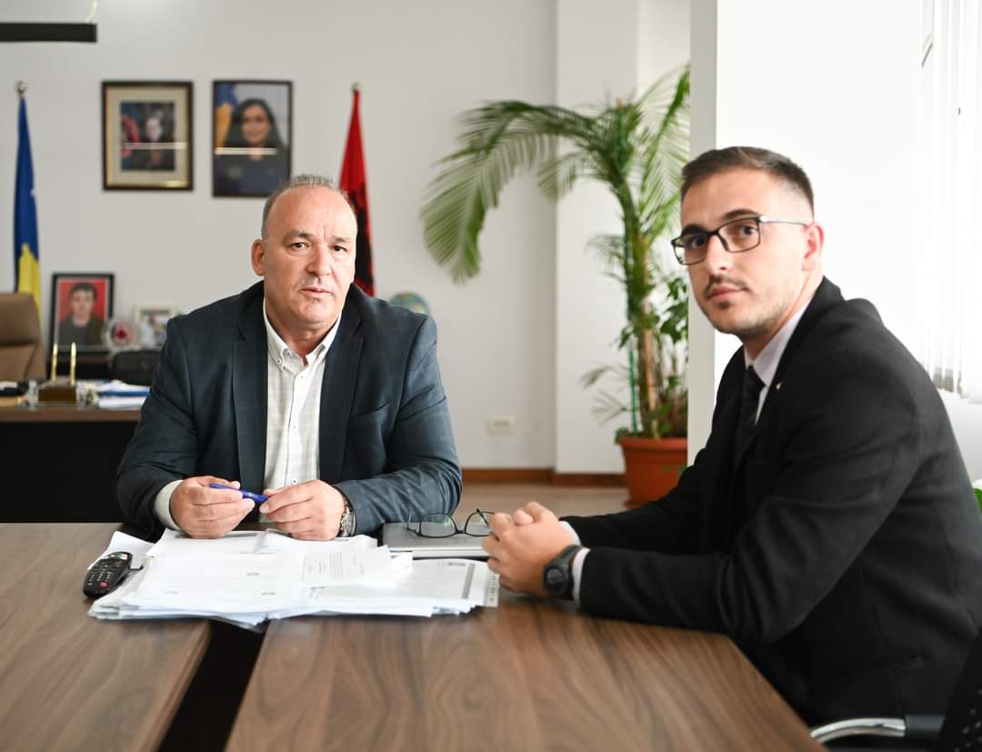Kryetari Bulliqi priti sot në takim togerin e FSK-së, Mendim Muçiqi