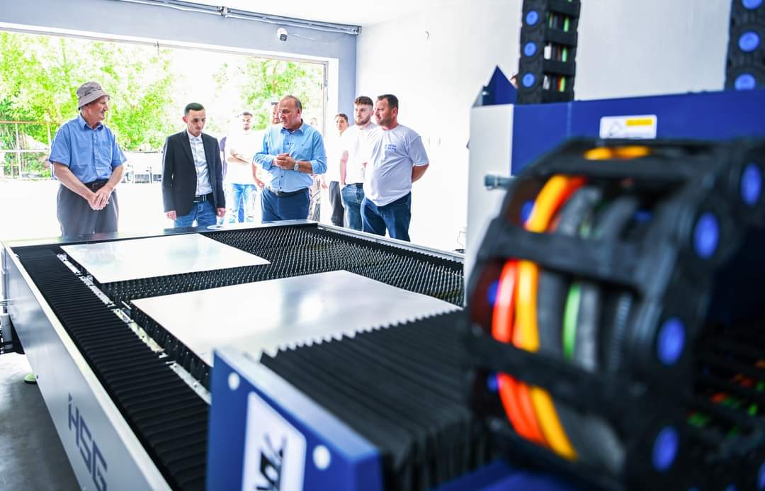 Kryetari Bulliqi ka vizituar sot biznesin “Beqa shpk Metal”