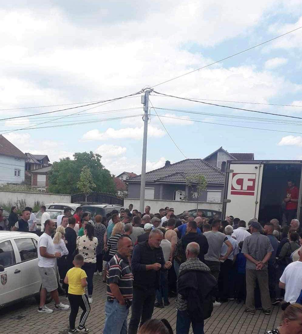 Podujevë: Shpërndahen 690 pako me nga 5kg mish viçi dhe 100 pako ushqimore për festën e Kurban Bajramit