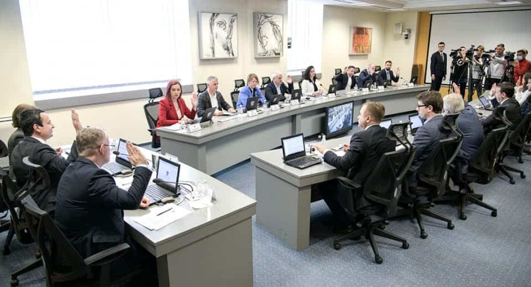 Kurti mbledh ministrat, këto janë pikat e rendit të ditës