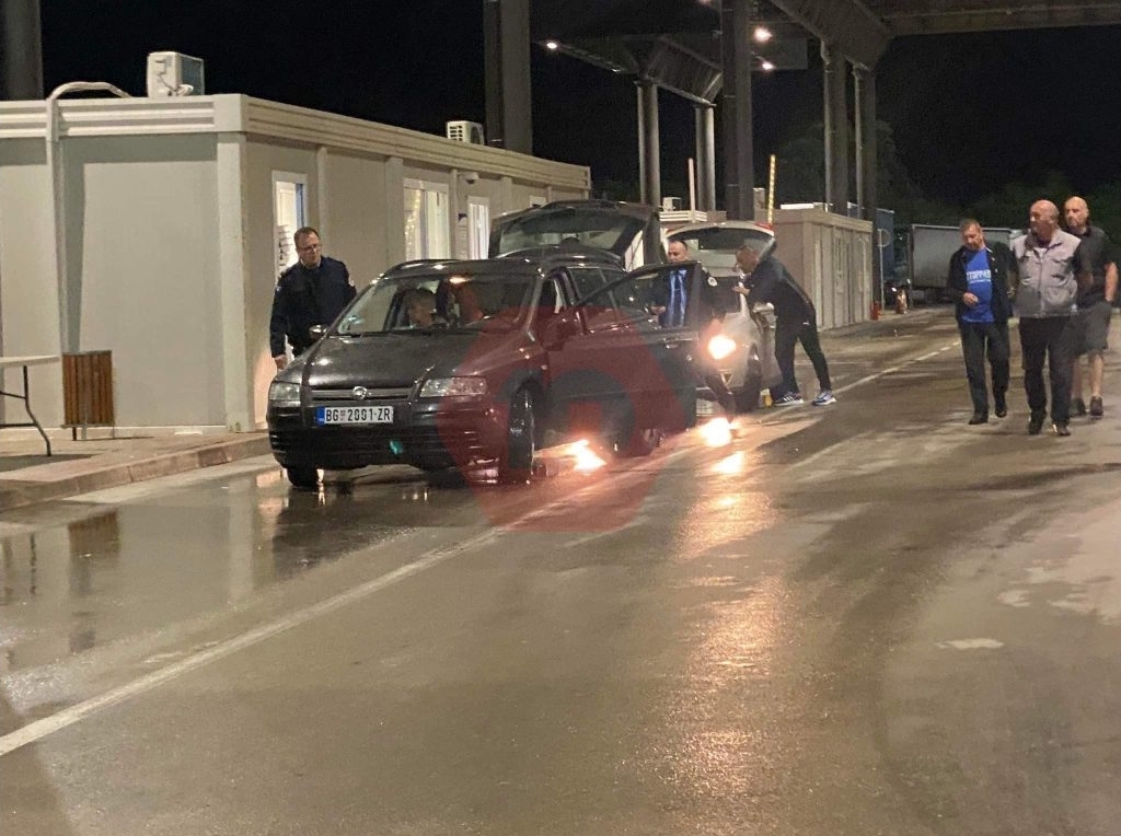 Vendimi i Qeverisë vlen për mallra serbe, por jo edhe për automjete në Merdar