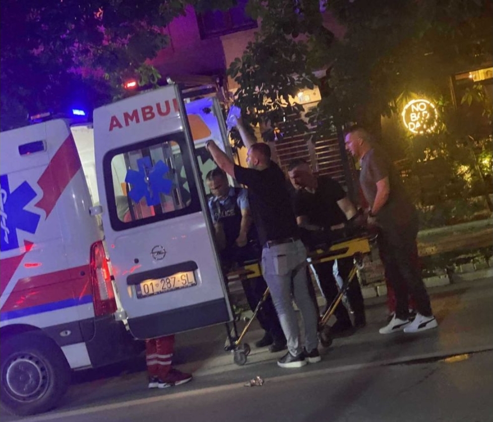 Ky është i plagosuri sonte te “Kafet e Vogla”