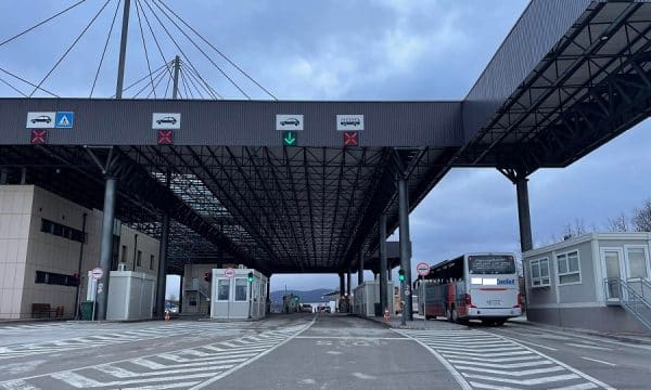 Qeveria Kurti ndryshon vendimin, do të ndalohet hyrja vetëm e maunave me ngarkesë nga Serbia