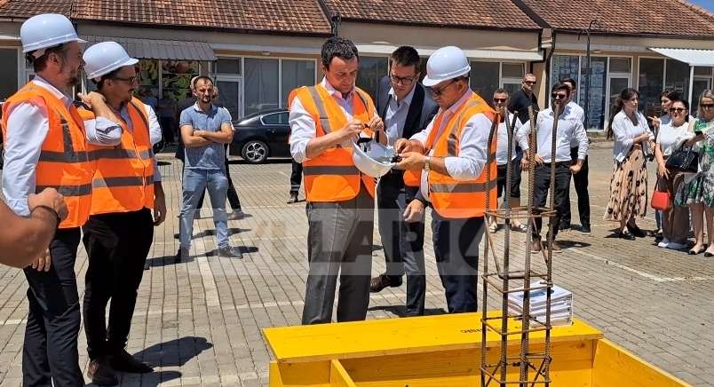 Kurti e Bulliqi vendosën gurthemelin e Qendrës Multifunksionale në Podujevë