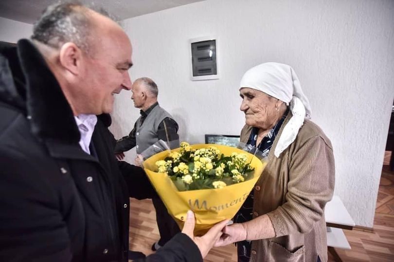 Vdes nëna e aktivistit Mon Balaj