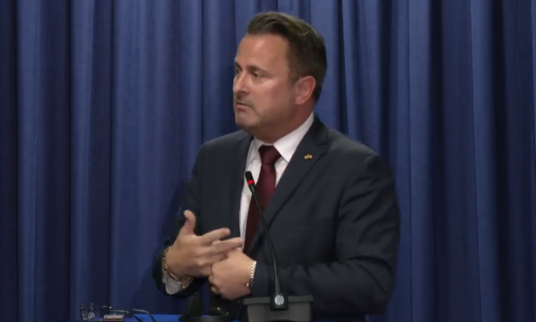 Vizitë e planifikuar para tensioneve, Bettel: I thamë Albinit, s’erdhëm për të gjykuar, por për të dëgjuar