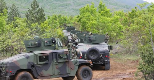 Rrotullohet një automjet i FSK-së në Gjakovë