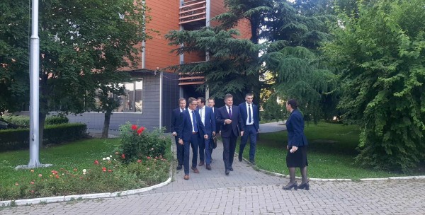 ​Lajçak i shkon Kurtit në takim