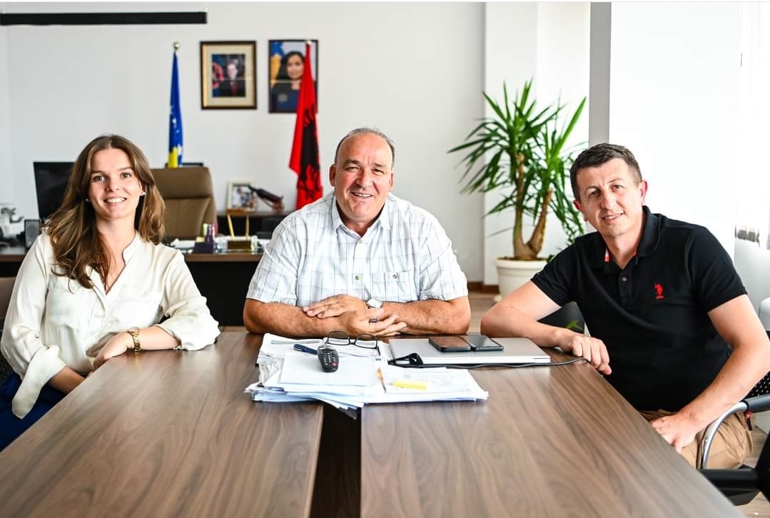 Lirohen nga detyra drejtorët e PDK-së Antoneta Ejupi dhe Fatmir Rudari