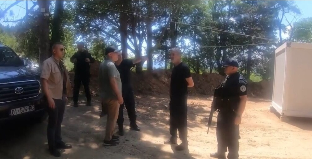 Sveçla viziton policët në Veri: Ne synojmë bashkërisht Kosovën si shembull të demokracisë