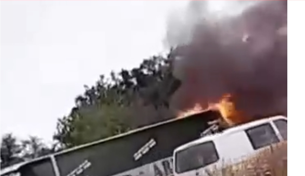 Digjet një autobus në rrugën Prishtinë – Podujevë (Video)