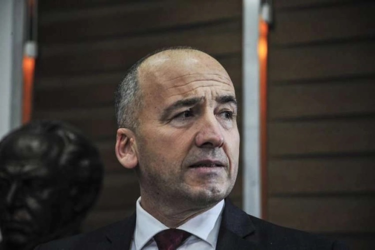 “S’jam pjesë e LDK-së” – Gazmend Muhaxheri flet për deklaratën e Ramës: S`ka librezë të partisë por është 100% me ne
