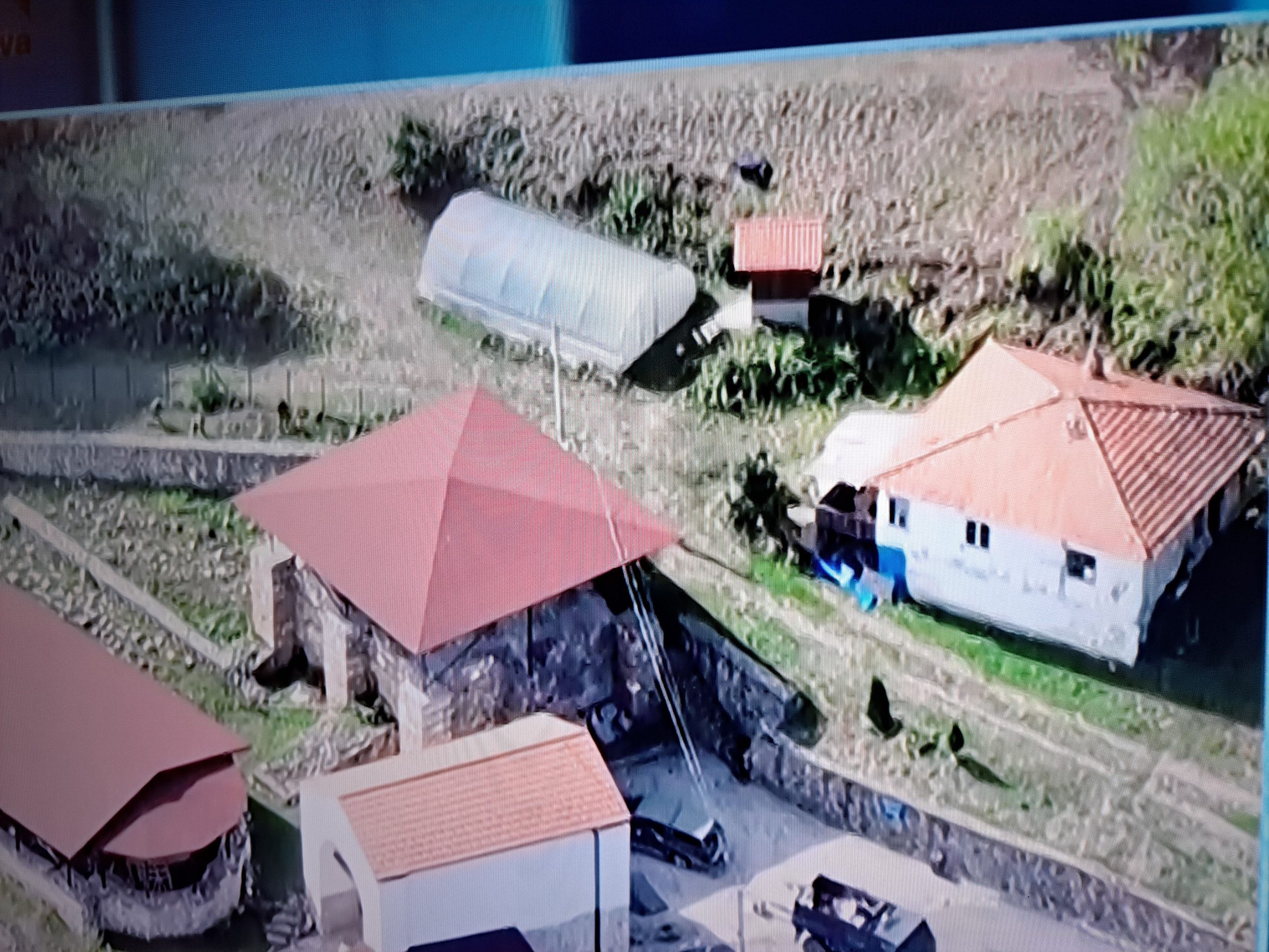 Momenti kur sulmuesit serbë ikin maleve nga autoritetet e Kosovës