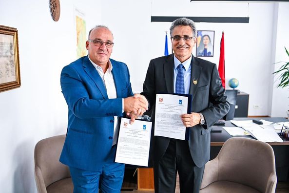 Komuna e Podujevës nënshkruan memorandum bashkëpunimi me organizatën Islamic Relief Kosova për serra dhe mjete bujqësore