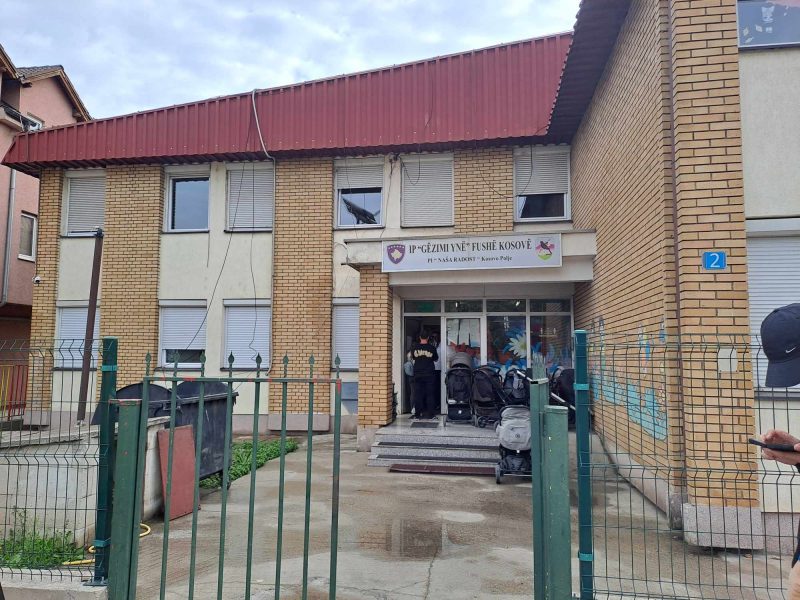 Flet prindi i trevjeçarit që dyshohet se u rrah në një çerdhe në Fushë Kosovë