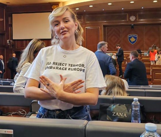 Adriana Matoshi me mesazh për BE-në: “Masa kundër shtetit terrorist, jo shtetit paqësor”
