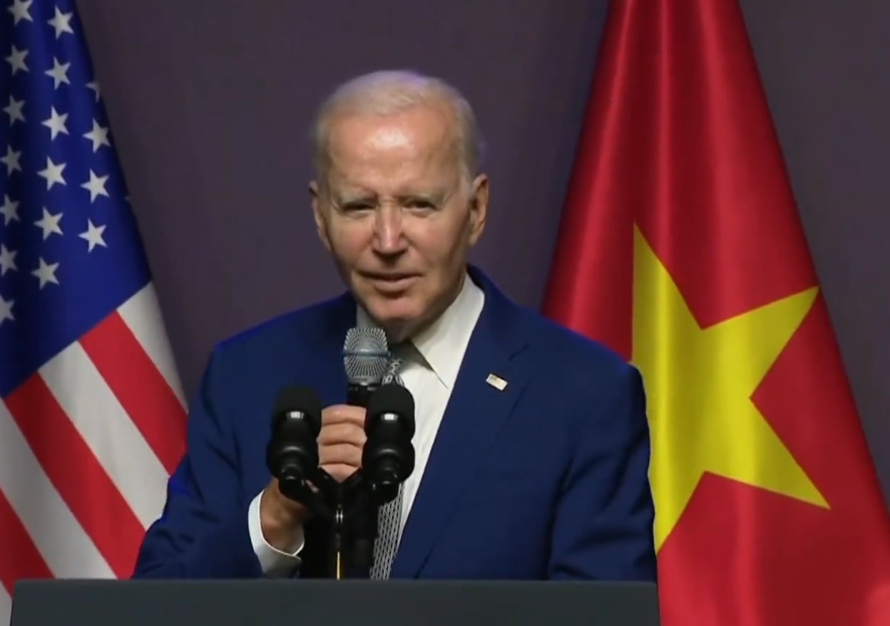 Biden s’i ndahet gjumit, ndërpret konferencën ‘live’: Do të shkoj të fle