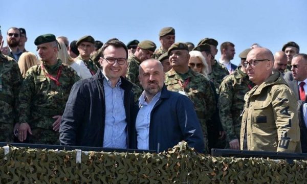 Në çfarë cilësie ishte Radojiçiq në stërvitjen ushtarake serbe me Petar Petkoviq, Goran Rakiq e oficerë të Ushtrisë Serbe