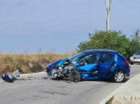 Aksident tjetër në Drenas, përplasen dy vetura