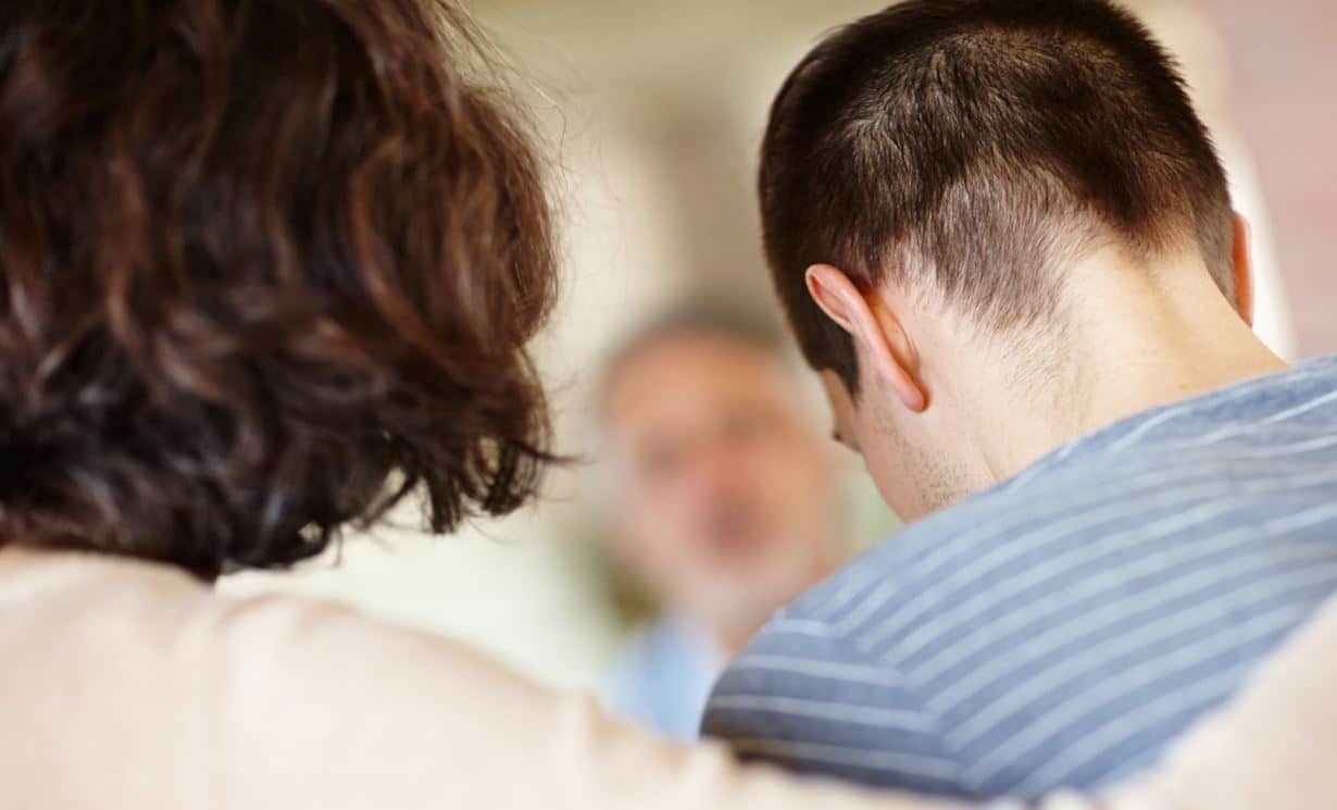 Prizrenasi kërcënon me jetë prindërit e tij: Kom me iu mbytë