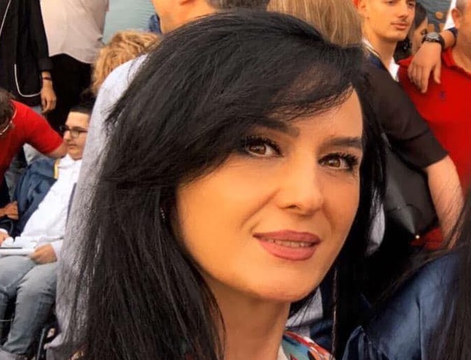 Dyshohet se përfitoi 16 mijë euro para të klientit, avokatja lirohet në procedurë të rregullt