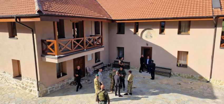 Kisha Ortodokse Serbe reagon pas sulmit terrorist në Banjskë: Na vjen keq që duan të na lidhin me të