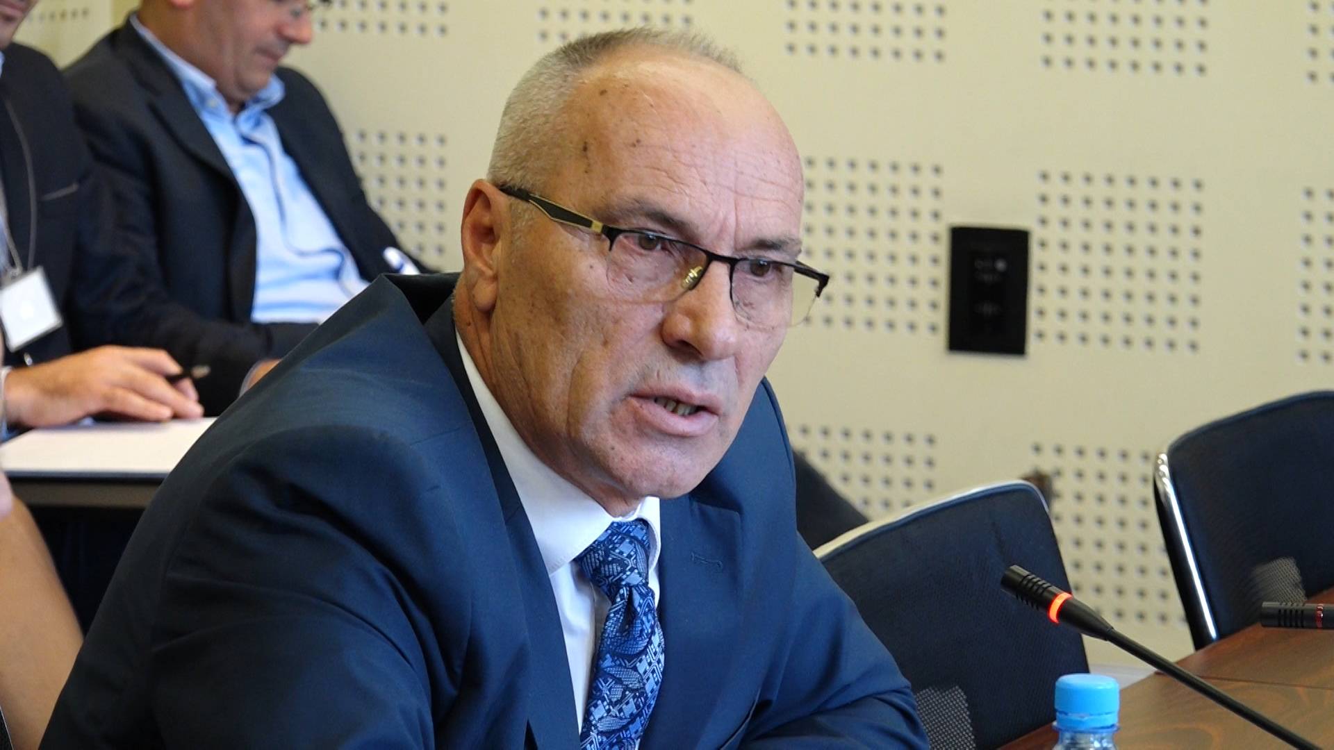 Nitaj i AAK-së për kryeministrin Edi Rama: I çuditshëm ky njeri!