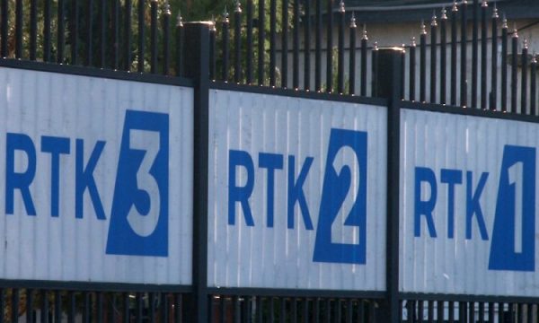 RTK2 i paraqiti si “viktima” terroristët në Banjskë, Bordi suspendon nga puna drejtorin e kanalit në gjuhën serbe