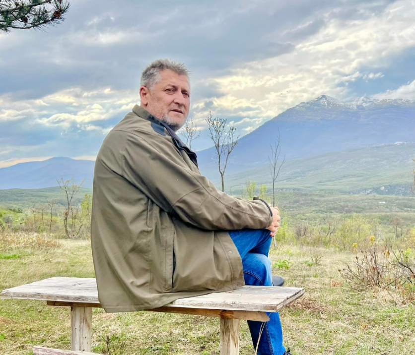 “Zafa” me gjuhë tejet të ulët, ministrin Sveçla e etiketon si “zagar gjahu” të Kurtit