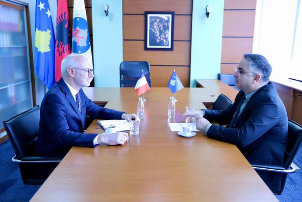 Besnik Tahiri takon ambasadorin e Francës, Olivier Guèrot