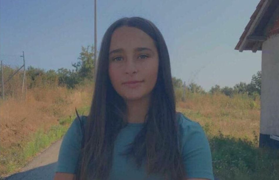 Ka ndërruar jetë 15-vjeçarja Agnesa Bajrami, pas një lufte të vështirë me kancerin