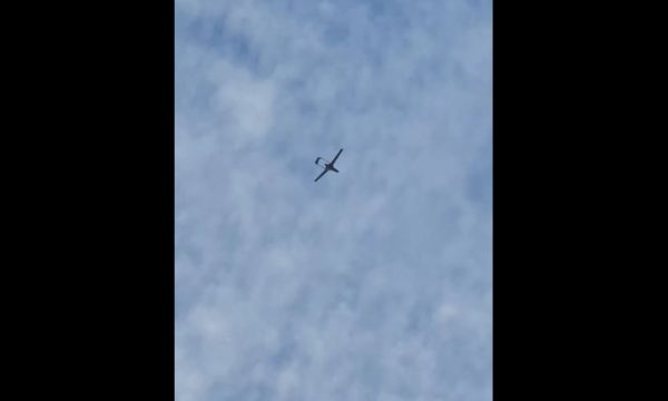 Droni Bayraktar mbi Gjakovë? Dalin pamjet e fluturakes që Kosova e bleu nga Turqia