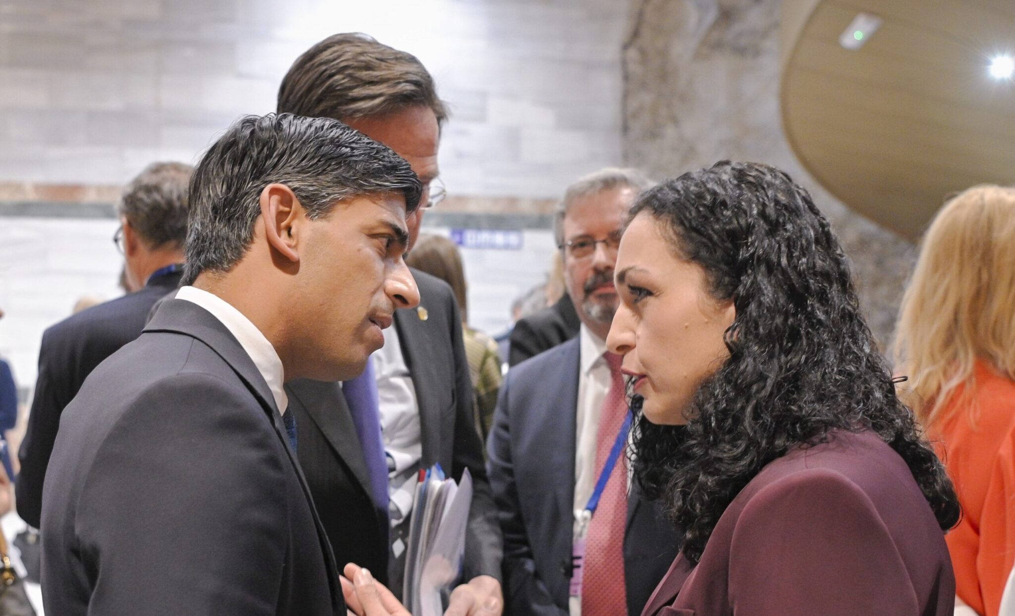 Osmani takon kryeministrin britanik: Serbia duhet të mbahet përgjegjëse