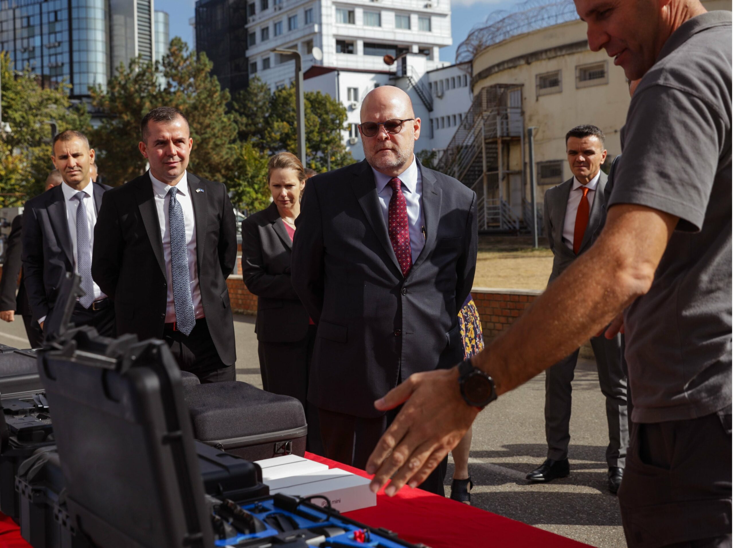 Hovenier pas donacionit me dronë: Do të jenë ndihmë për luftimin e krimit