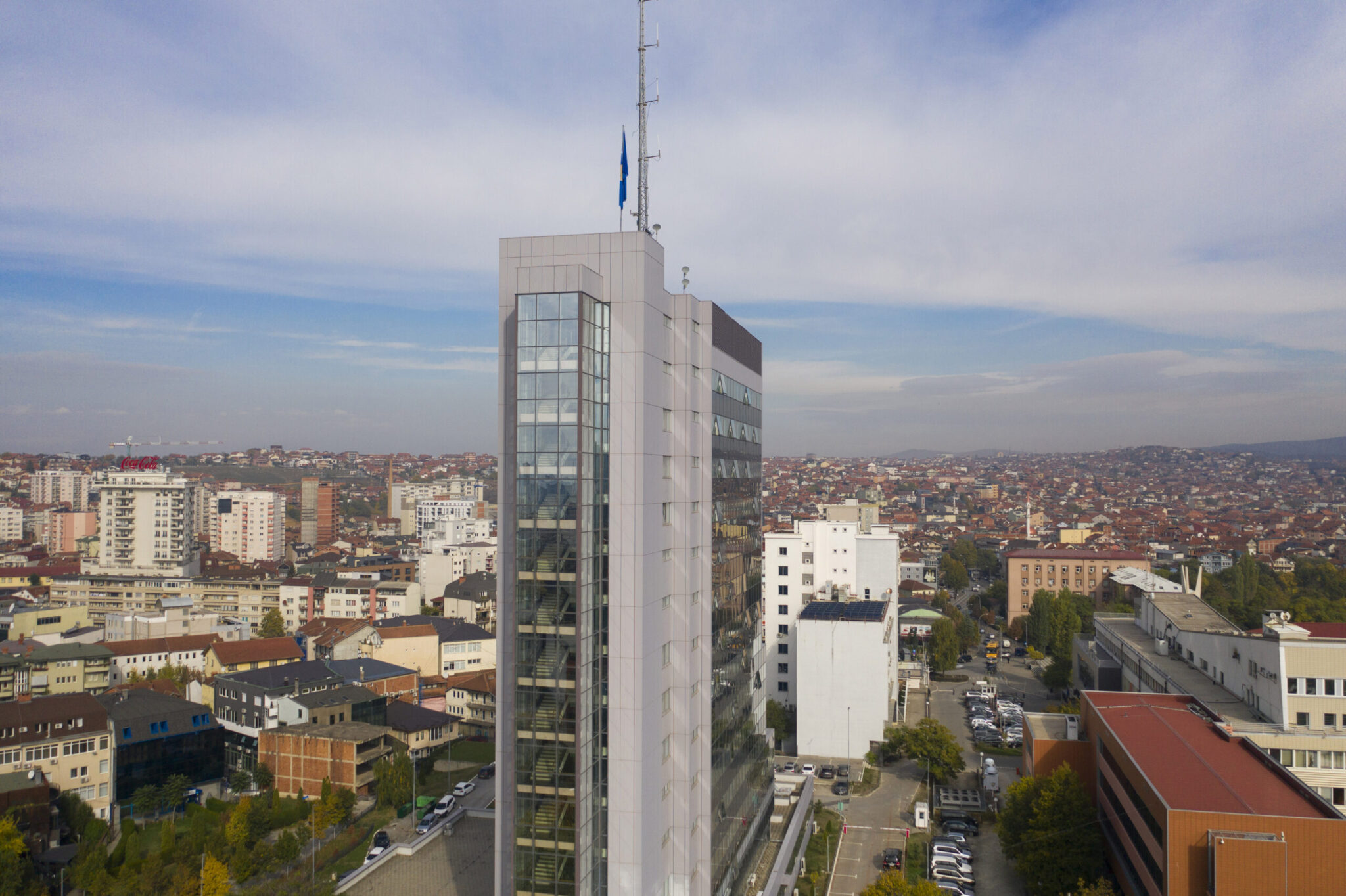 129 punonjës të komunitetit serb marrin paga pa shkuar në punë fare