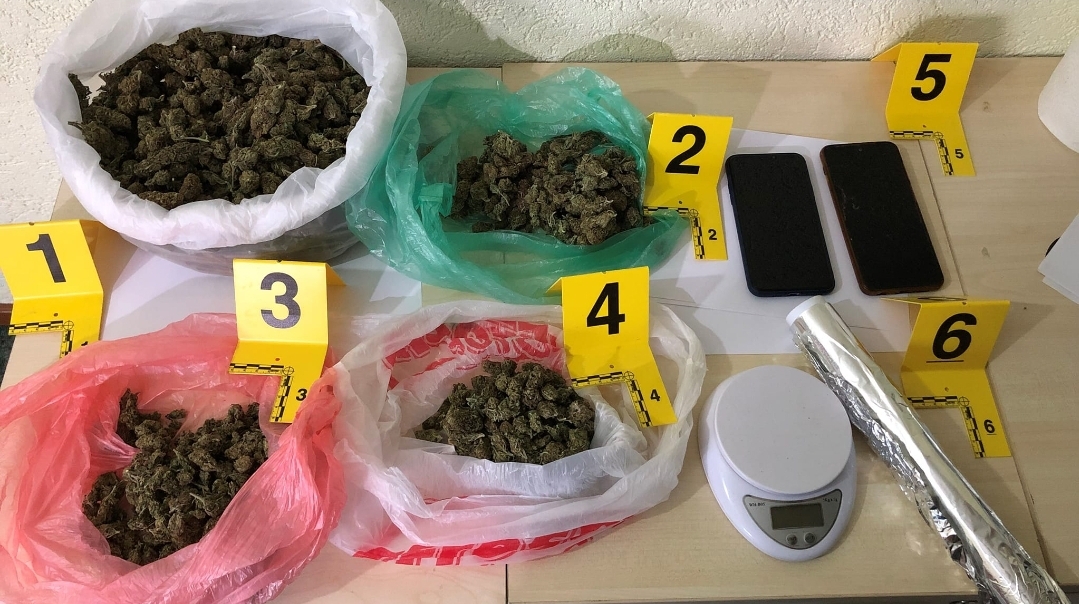 Antidroga me aksion, bien në pranga tre persona