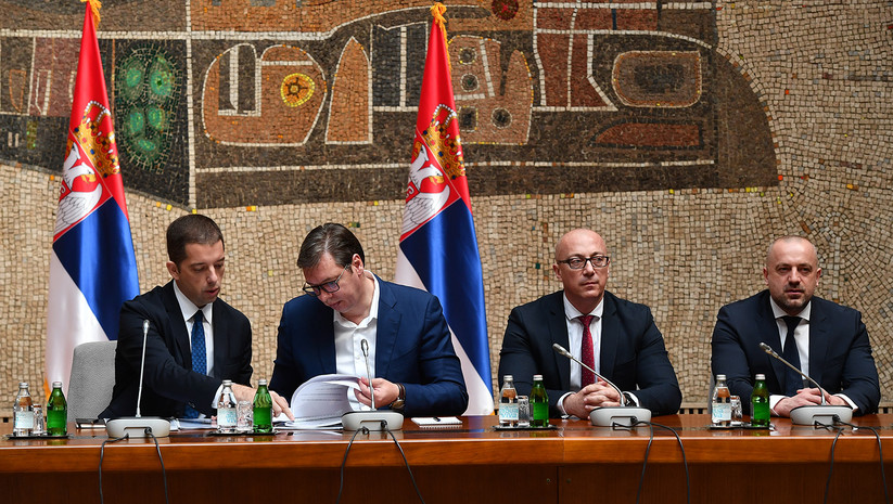 Vuçiq “e mbush” listën e kandidatëve për deputetë me serbë nga Kosova