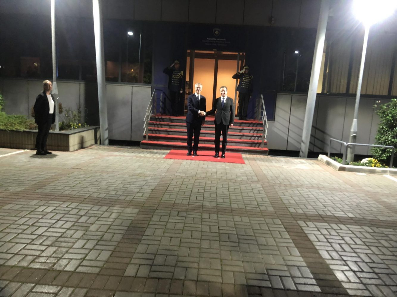 Pas Osmanit, Stoltenbergi i shkon në takim Kurtit