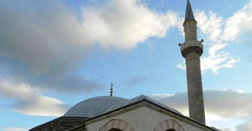 Policia jep detaje për sulmin e gazetares në xhami