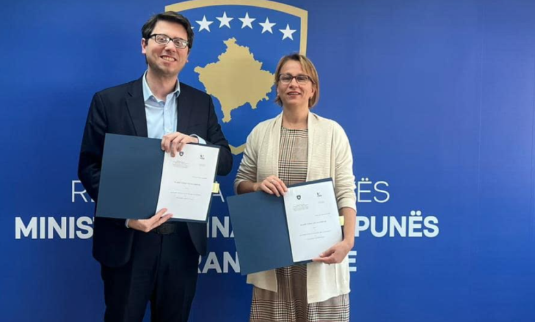 Nënshkruhet marrëveshja për kredinë 15 milionëshe për Telekomin