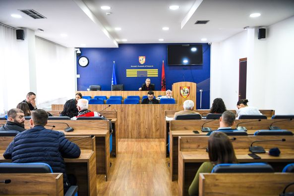 Komiteti për Politikë dhe Financa në Podujevë mbajti mbledhjen e jashtëzakonshme