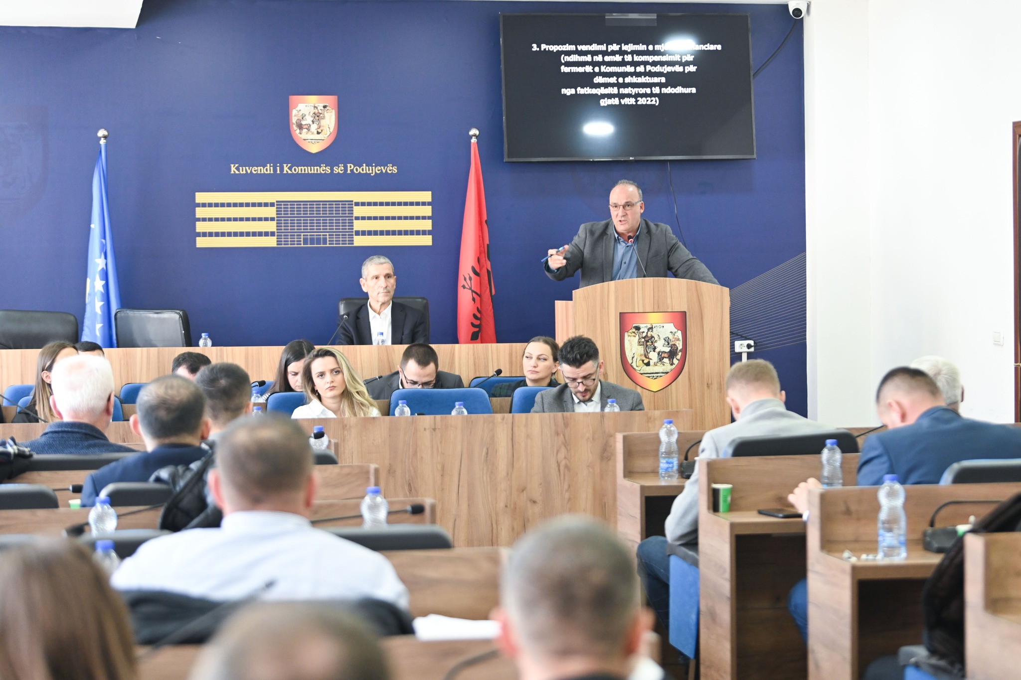 Kryetari Bulliqi raportoi para kuvendit të komunës lidhur me realizimin e projekteve për vitin 2023