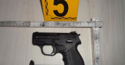 Pesë raste të armëmbajtjes pa leje janë raportuar në polici brenda 24 orëve