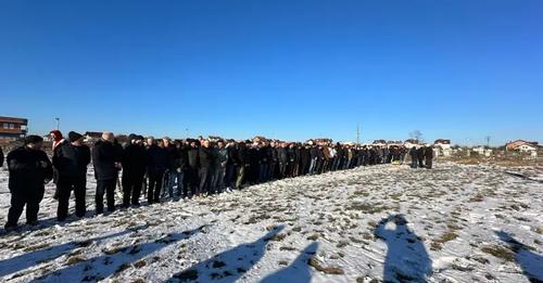 Fillon ceremonia e varrimit të Lulzim Fejzullahut nga Podujeva