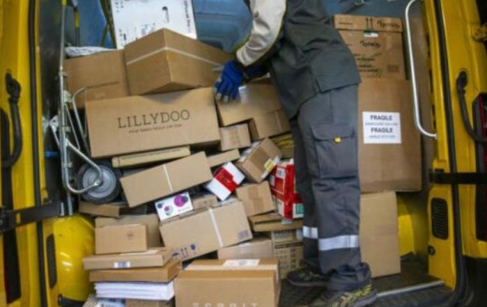 Punonte si postier në Zvicër, kosovari vodhi 50 paketa me celularë dhe erdhi e i shiti në Kosovë