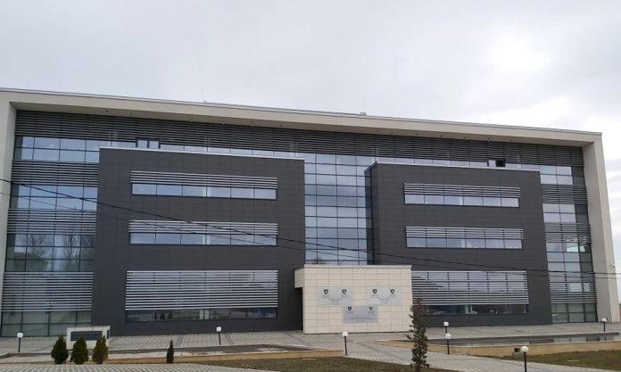 Arrestohen dy zyrtarë të Gjykatës Themelore në Prishtinë, dyshohen për keqpërdorim të detyrës