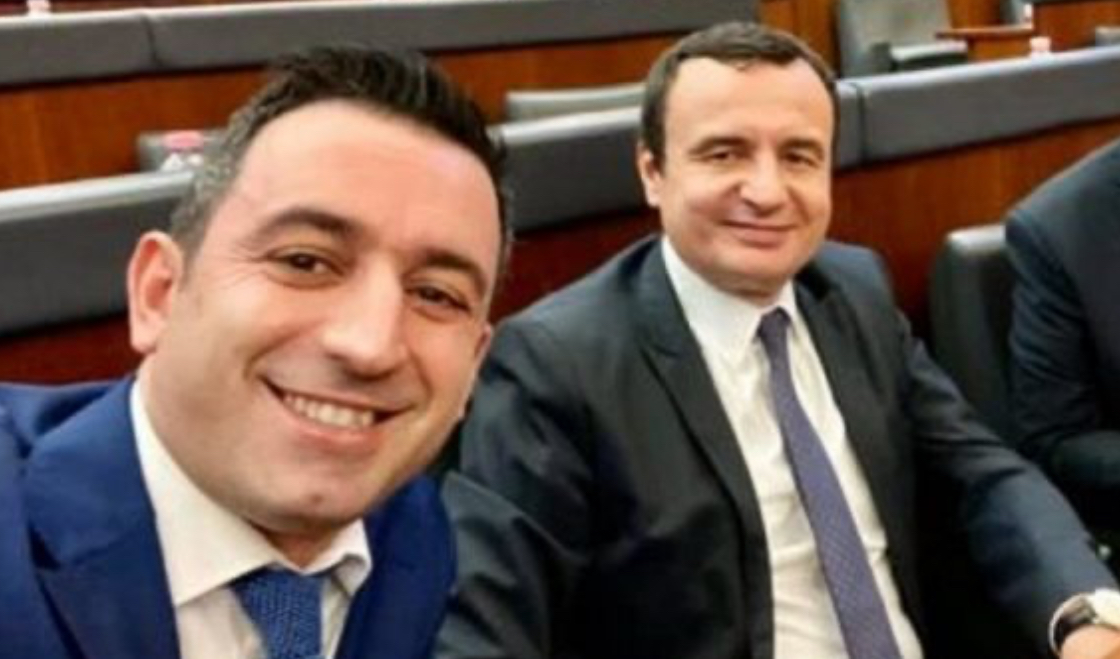 “Shtetasit serbë vazhdojnë të vënë stikersa”, Kurti ia prish festën Dimal Bashës